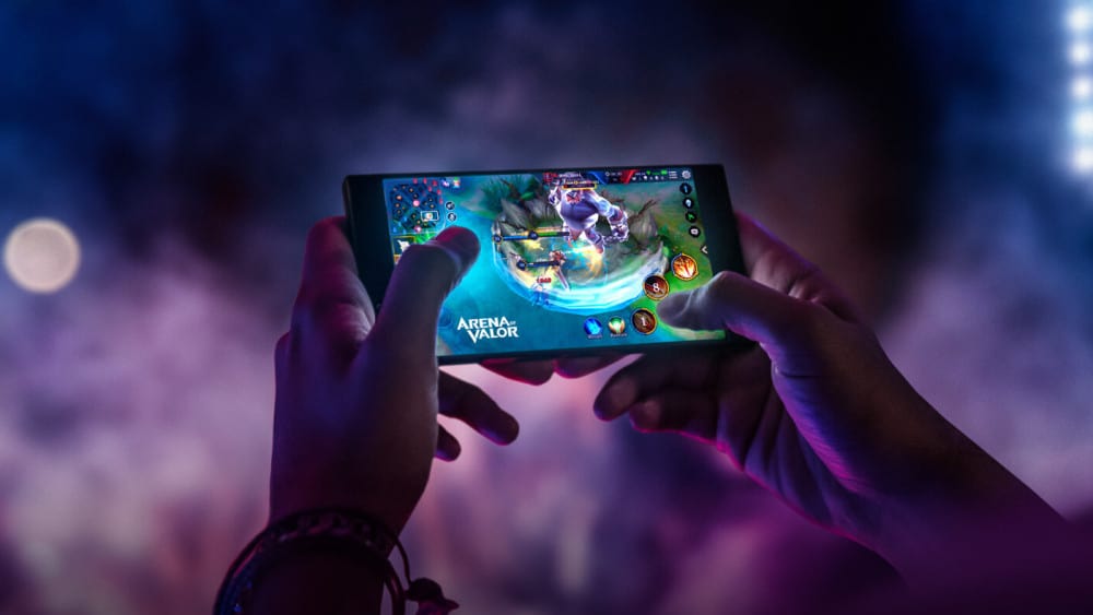 The Smartphones Revolution in Online Gaming Industry